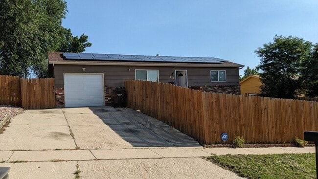 Primary Photo - 5 BED/2 BATH RANCH HOME W/FINISHED BASEMEN...
