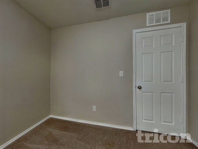 Building Photo - 310 Mistflower