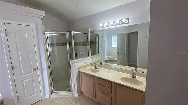 Building Photo - 534 Lake Sumner Dr