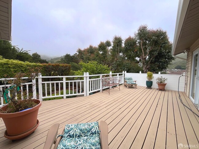 Building Photo - 1032 Everglades Dr