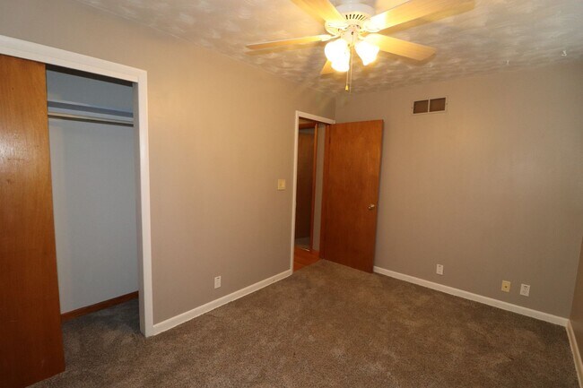 Building Photo - Spacious Home for rent!