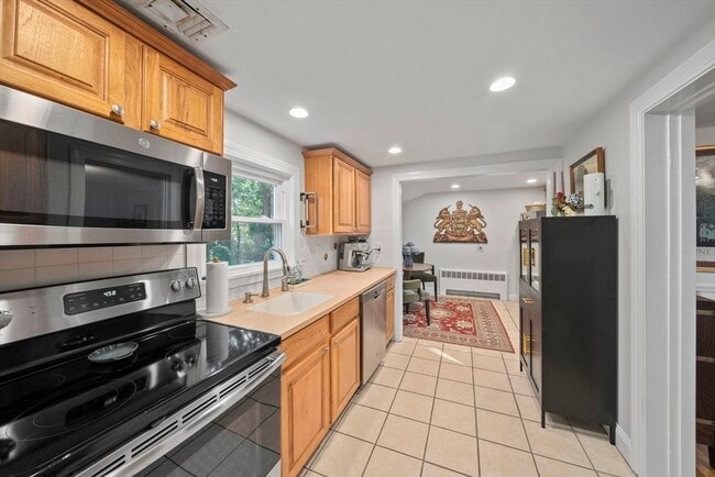 Building Photo - 83 Forbes Hill Rd