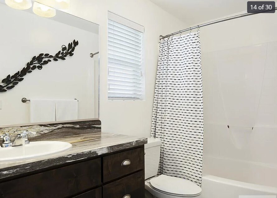 Building Photo - 5196 Ryanne Way