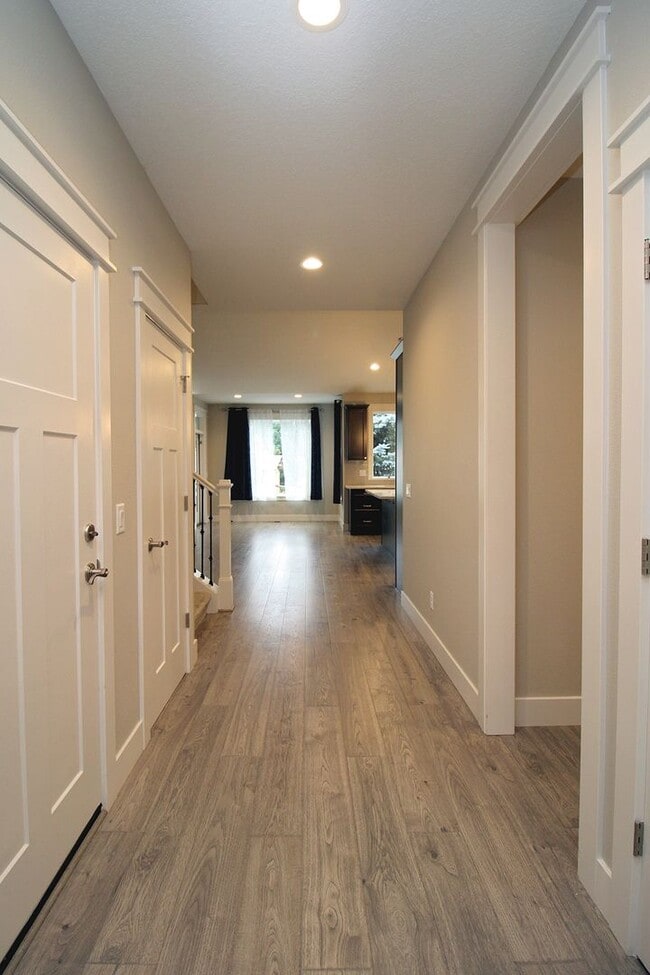 Building Photo - Spectacular Newer Construction Aloha 4 Bed/2.5 Bath Home on Dead-End Street