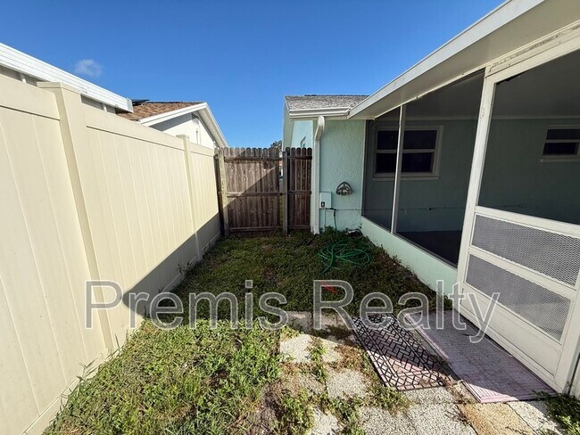 Building Photo - 11950 107th Ave N