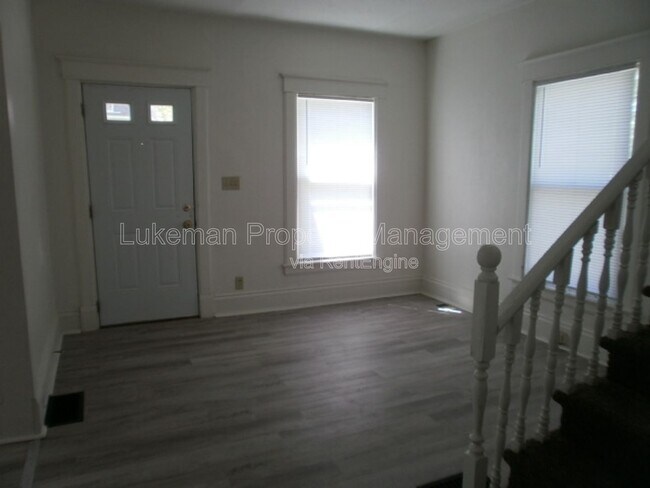 Building Photo - 511 Clinton Ave