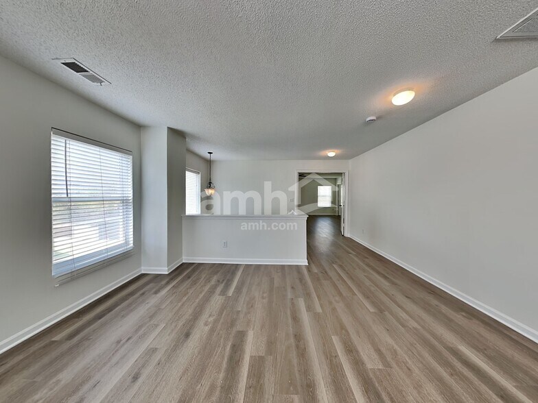 Building Photo - 5943 Ricker Rd