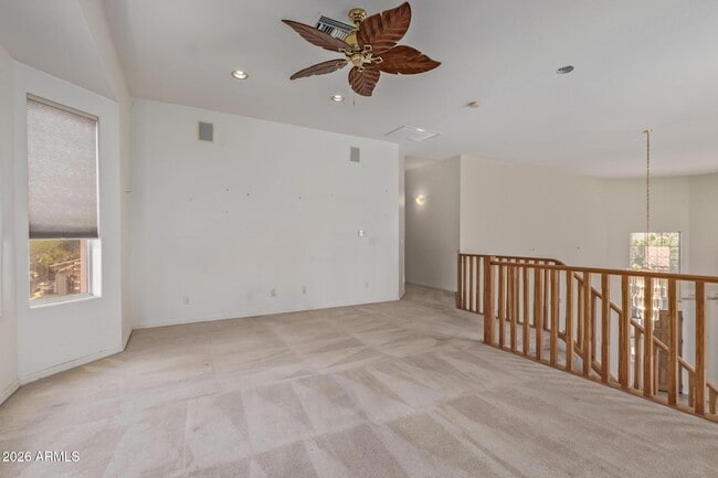 Building Photo - 589 N Acacia Dr