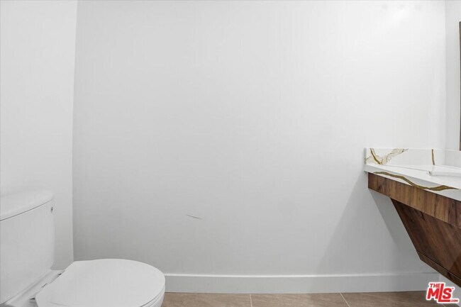 Building Photo - 1820 Prosser Ave