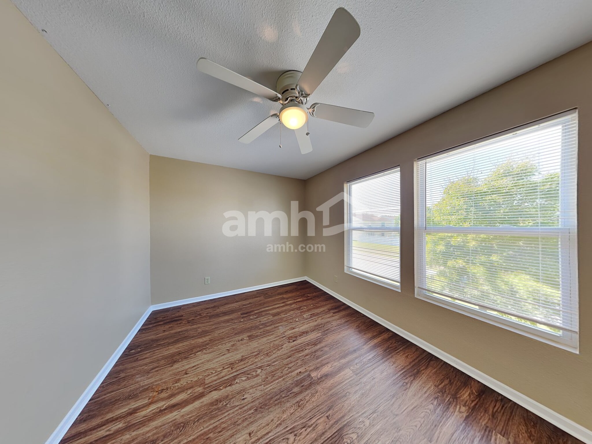 Building Photo - 8441 Wheatfield Dr