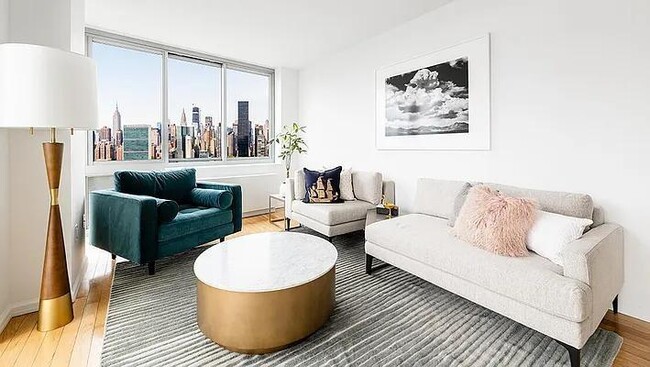 Building Photo - 2 bedroom in LONG ISLAND CITY NY 11109