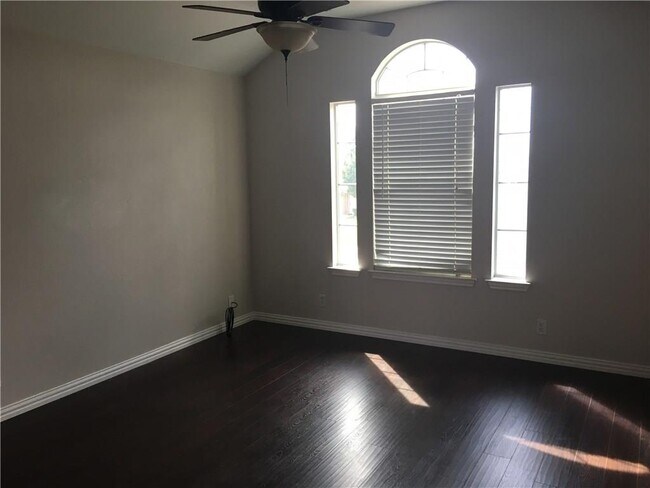 Building Photo - 312 Estate Dr