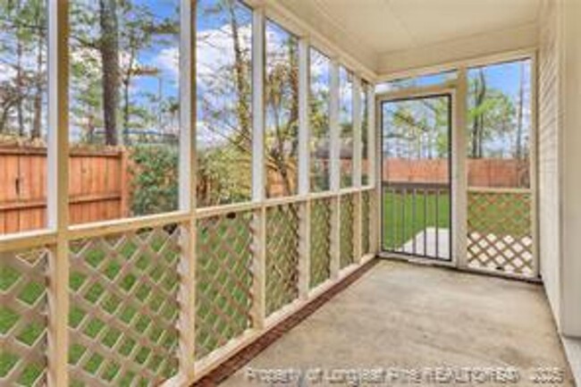Building Photo - 5028 Shimmer Dr