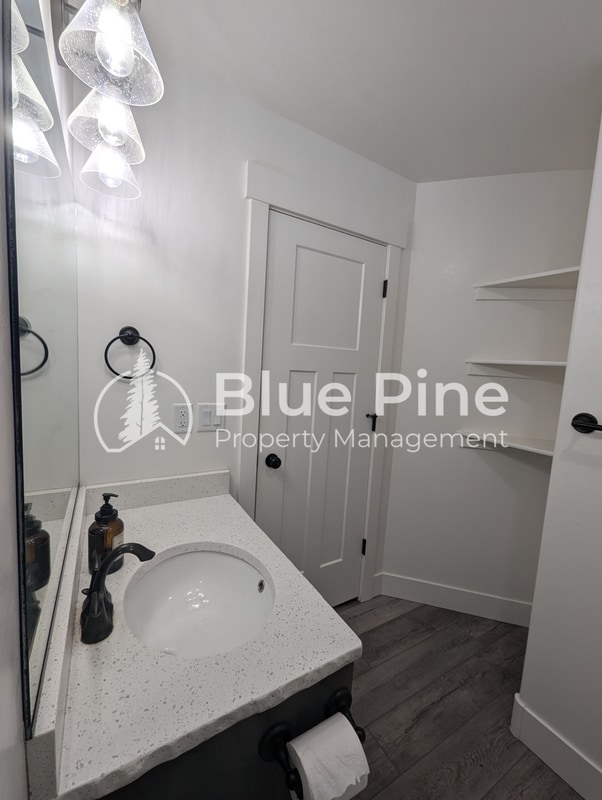 Building Photo - 4232 Athlen Wy