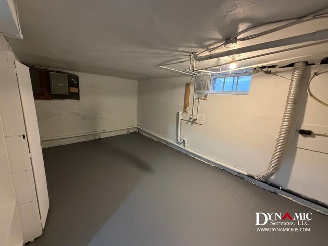 Building Photo - 4+ Bedroom, 2 Bath House By Augustana and USF