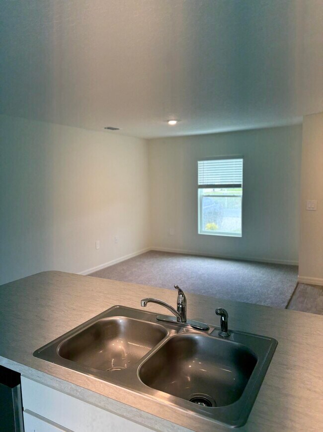 Building Photo - 1109 Altamira St NW