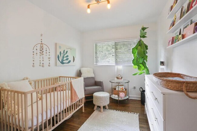 Building Photo - 2129 Arlington Ave NE