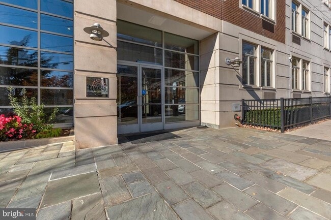 Building Photo - 1900 Hamilton St