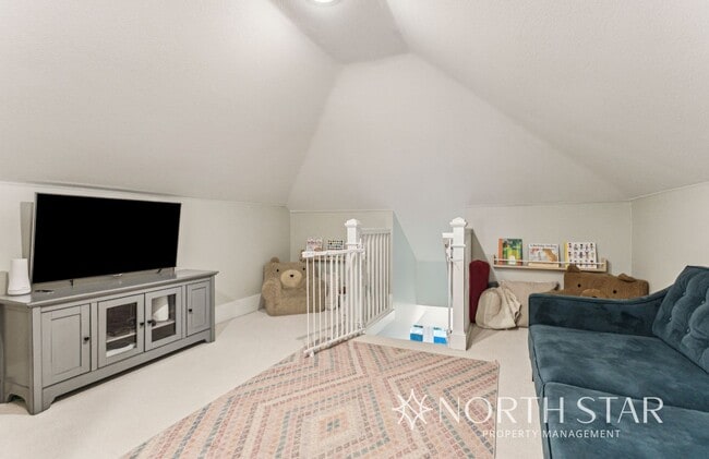 Building Photo - Beautifully Remodeled Classic Craftsman in Prime Portland Location