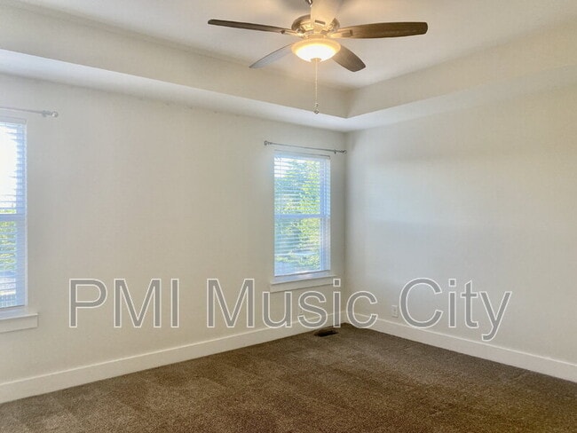 Building Photo - 2126B Burns St