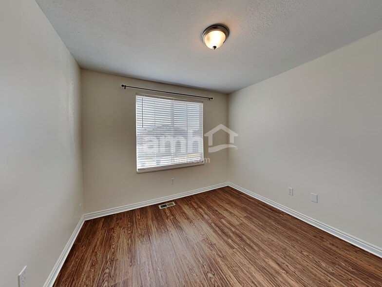 Building Photo - 229 Walton Dr