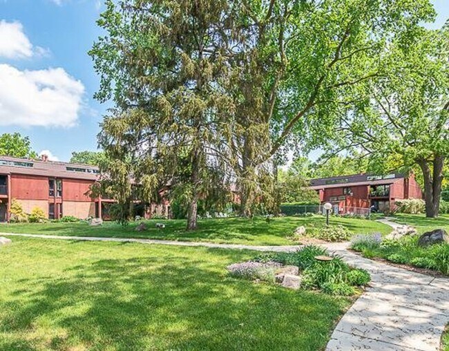 Building Photo - Two-Bed in Independence Condominium | Early Move-in Option!