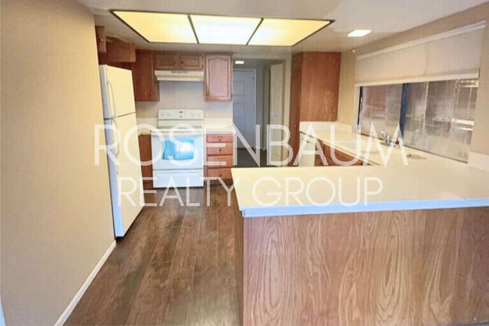 Building Photo - 824 E Junction St