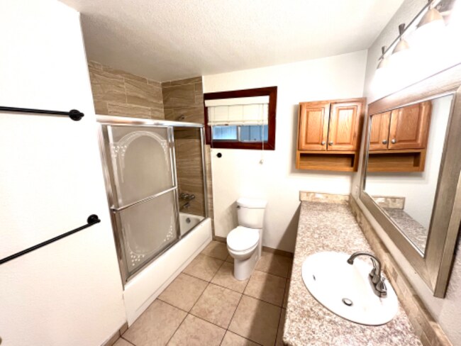 Building Photo - 2975 Sacramento Ave