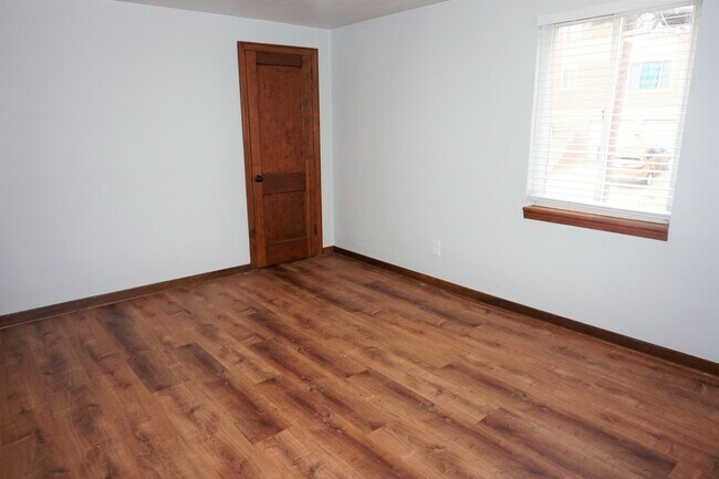 Building Photo - 3147 Glendale Ave