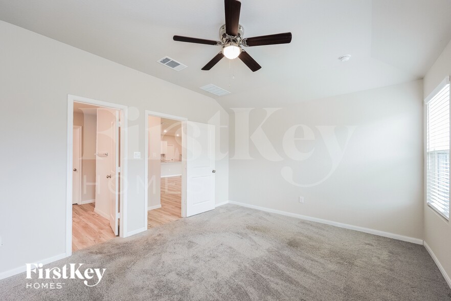 Building Photo - 6754 Hatchery Way