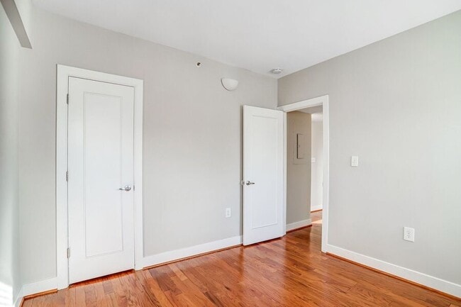 Building Photo - 1727 R St NW