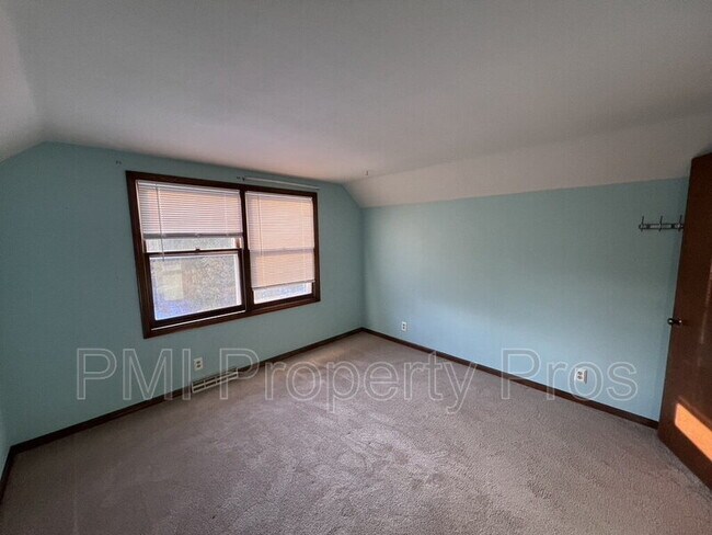 Building Photo - 3204 Chateau Ct