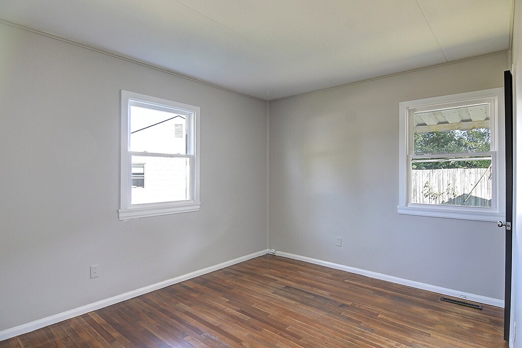 Building Photo - 2665 Elmore Dr