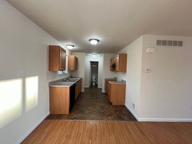 Building Photo - Home With Amazing Views on Private 5 Acre Lot - 7 mins from Washington