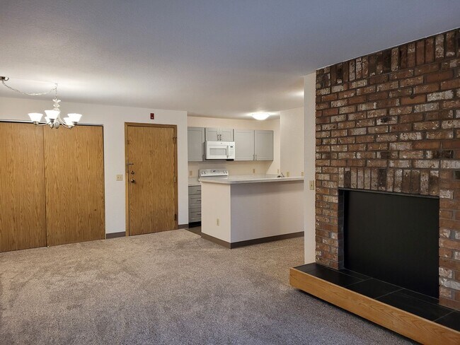 Building Photo - 3550 W Dimond Blvd