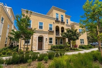 Building Photo - 643 Winchester Dr