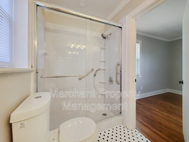 Building Photo - 103 Robin Hood Rd