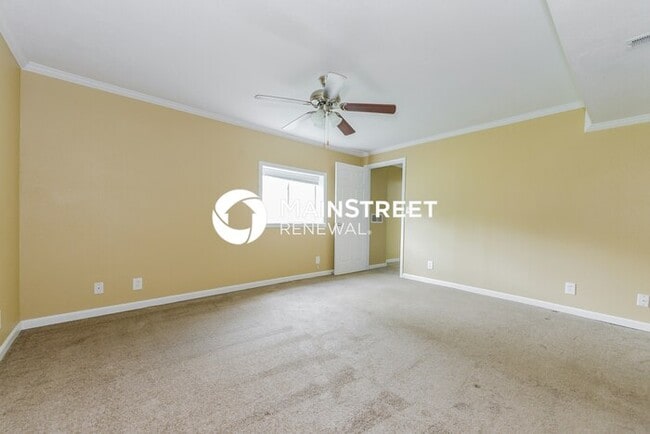 Building Photo - 4 Bedroom Pet-Friendly Home in Leavenworth, KS with Main Street Renewal