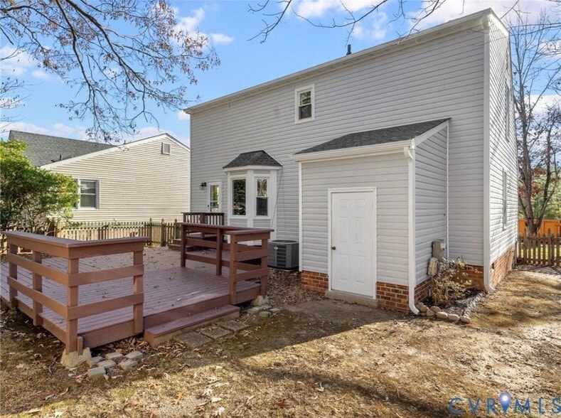 Building Photo - 13706 Danbury Dr