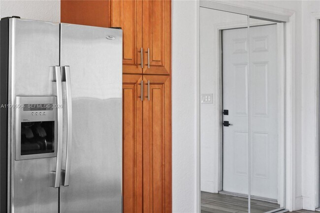 Building Photo - 1501 N 58th Ave