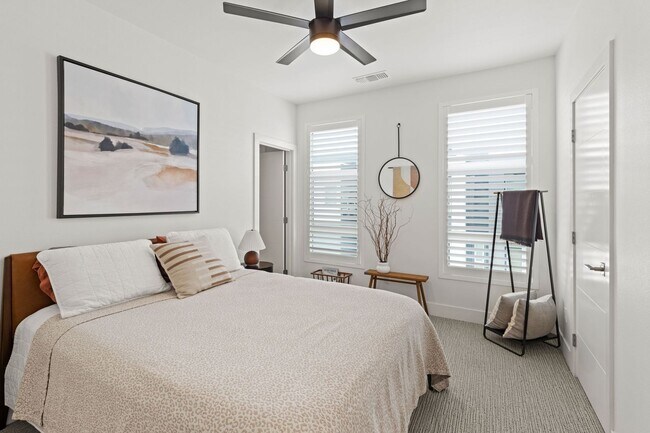 Building Photo - Modern Furnished Townhome in Downtown Napa