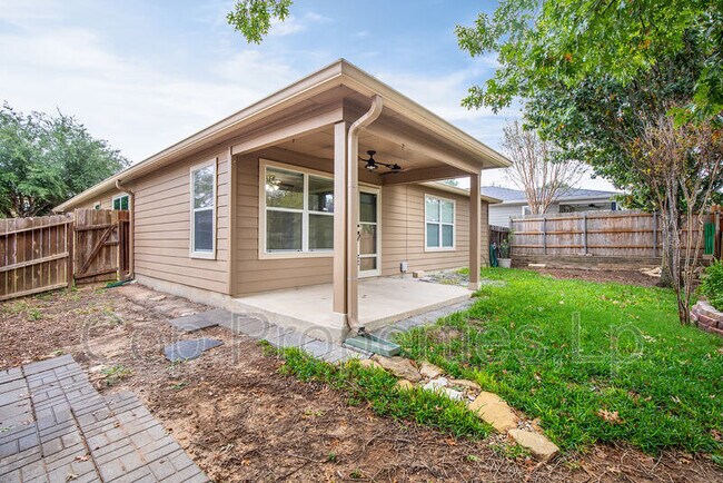 Building Photo - 5132 Columbia Dr
