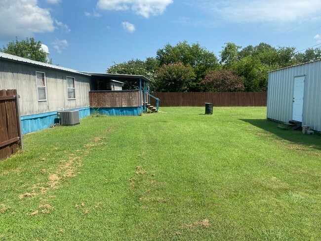 Building Photo - 222 Trailwind St