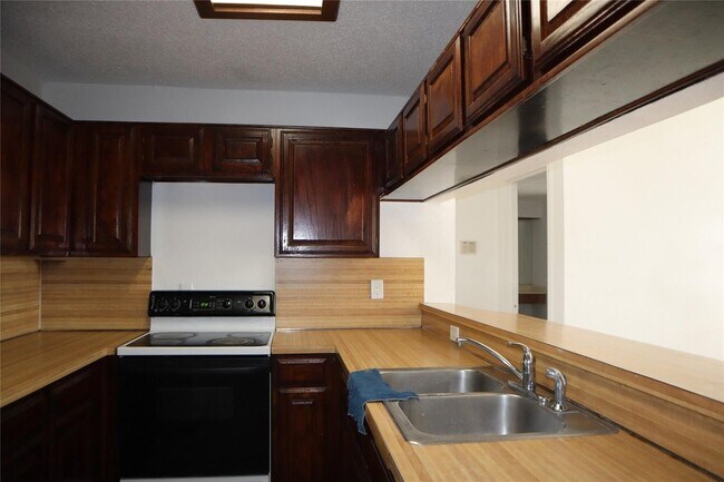 Building Photo - 2731 Eagle Pass