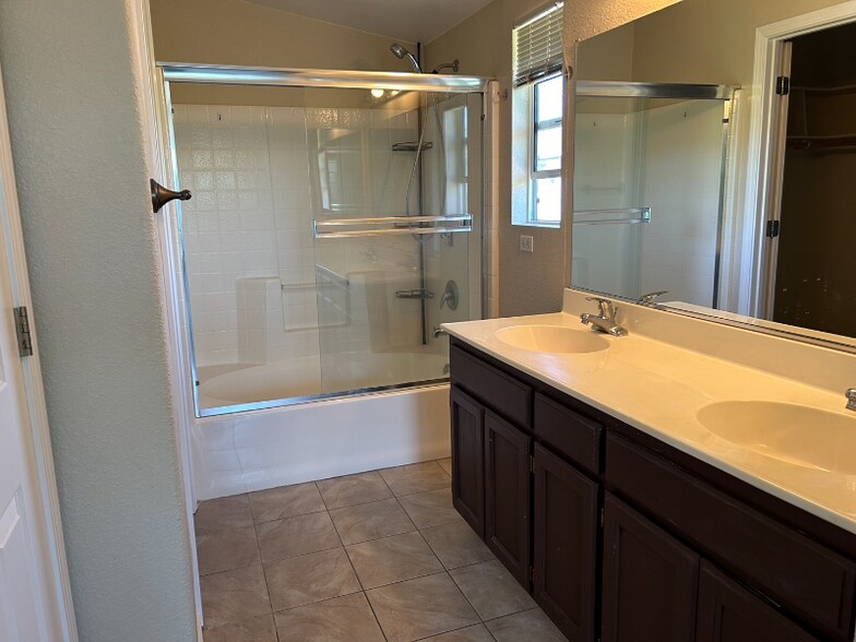 Building Photo - 2396 Amethyst Way