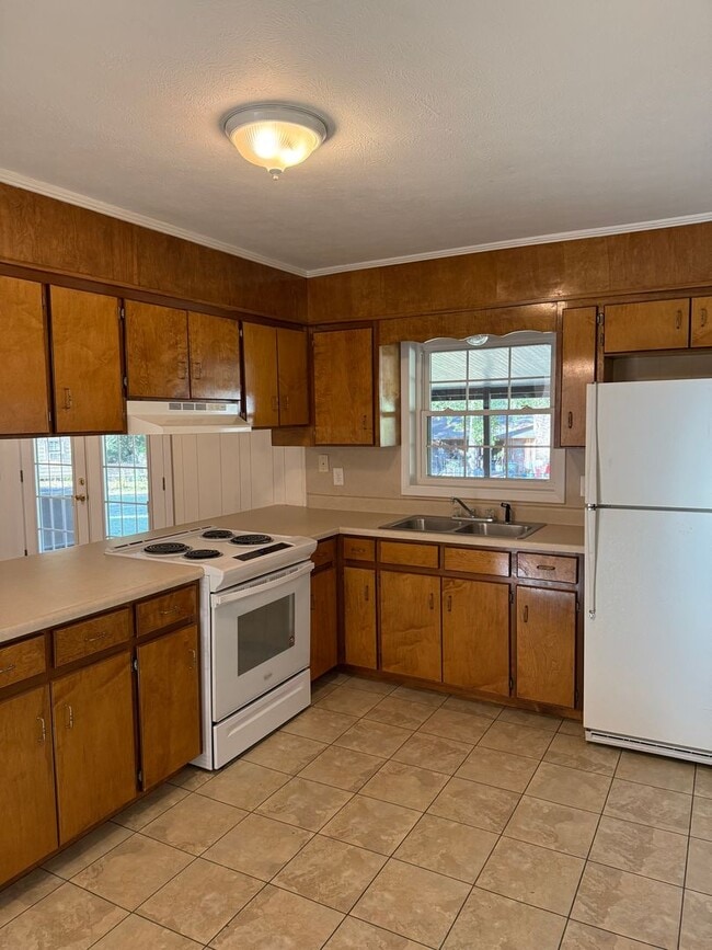 Building Photo - Available NOW-  103 Meadowlark-1/2 Off the first month rent with a 12-month lease