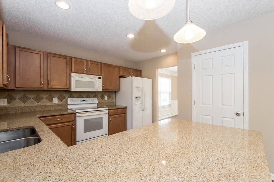 Building Photo - 10625 Haddington Dr