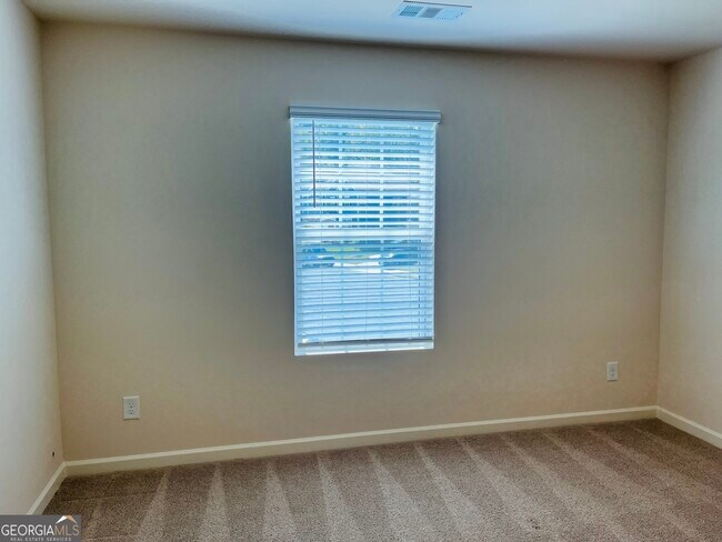 Building Photo - 910 Sly Fox Run