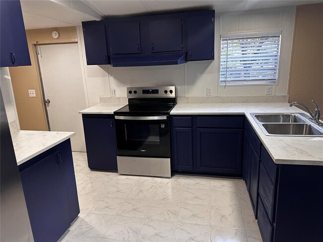 Building Photo - 12111 Anderson Dr