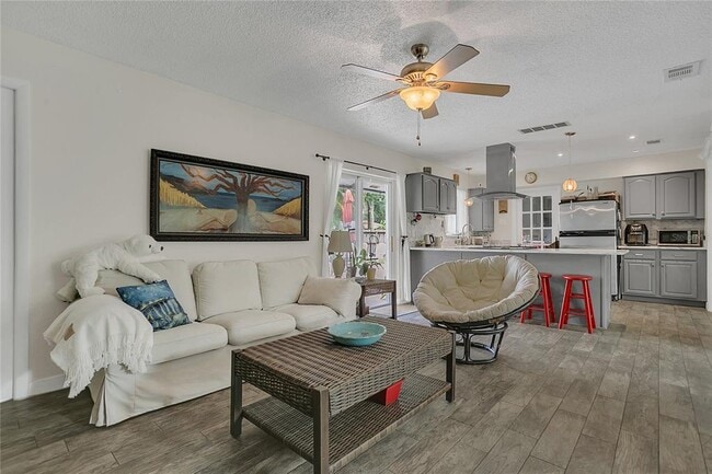 Building Photo - 733 Coquina Ct